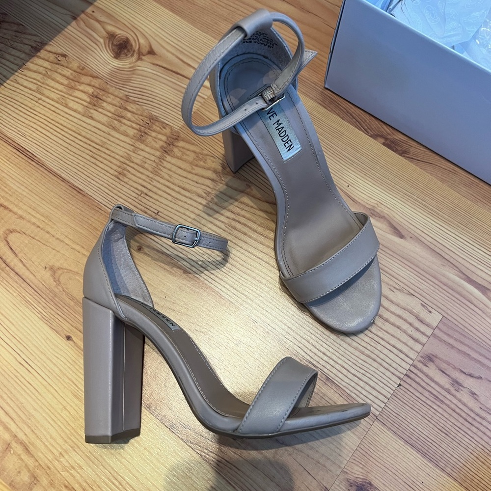 Steve Madden womens size 6.5 nude black heels